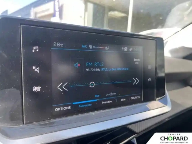 Peugeot 208 puretech 100 s&amp;s bvm6 — photo 18