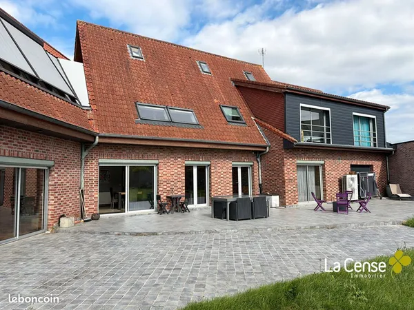 Maison 10 pièces 260 m²