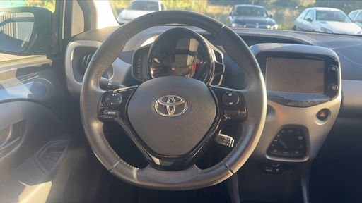 Toyota Aygo 1.0 VVT-i 69 - X-Play – 2015 – 92256 km – Essence – Boîte Manuelle — photo 26
