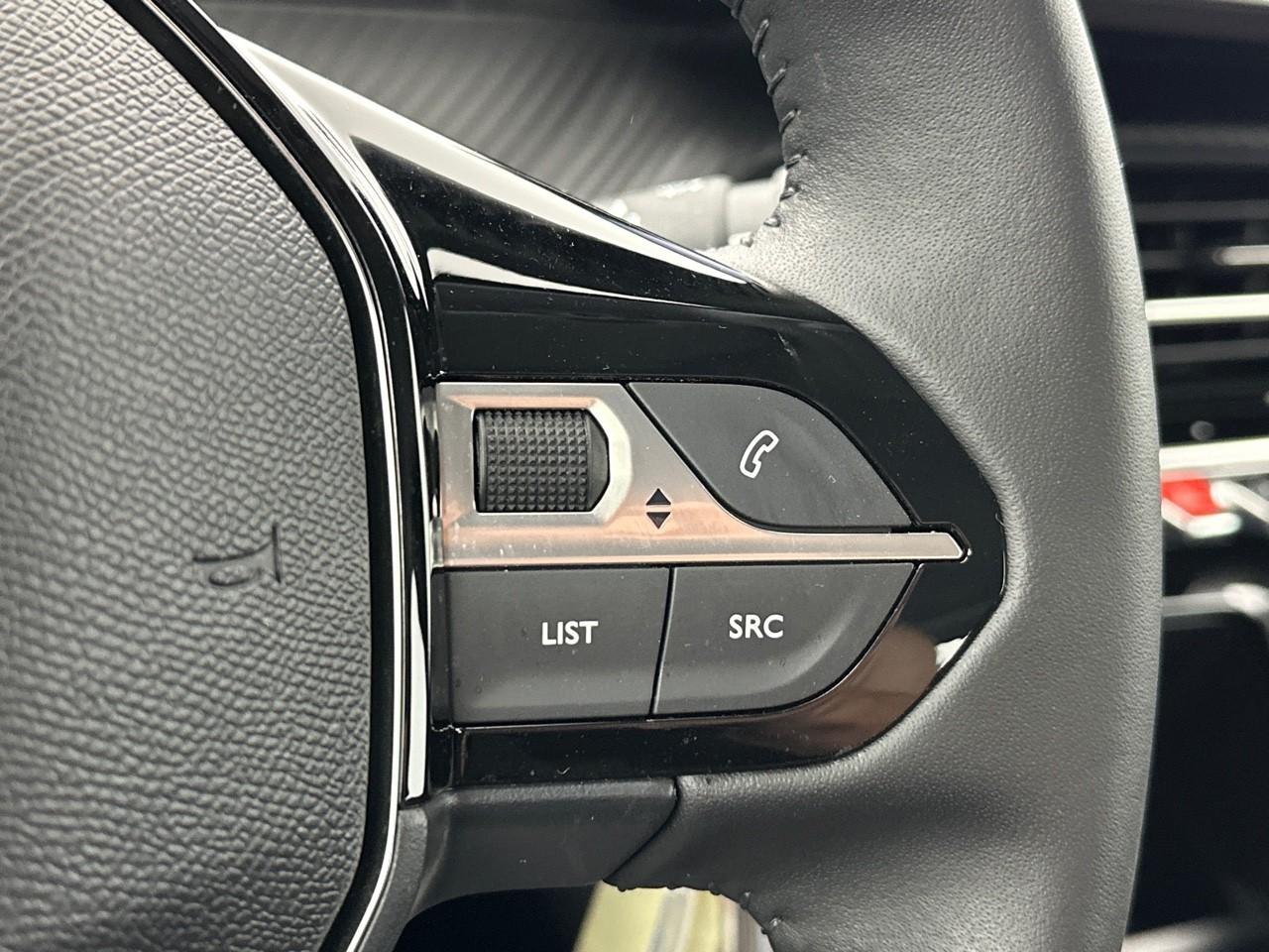 Peugeot 208 electrique 54 kwh 156ch style — photo 19