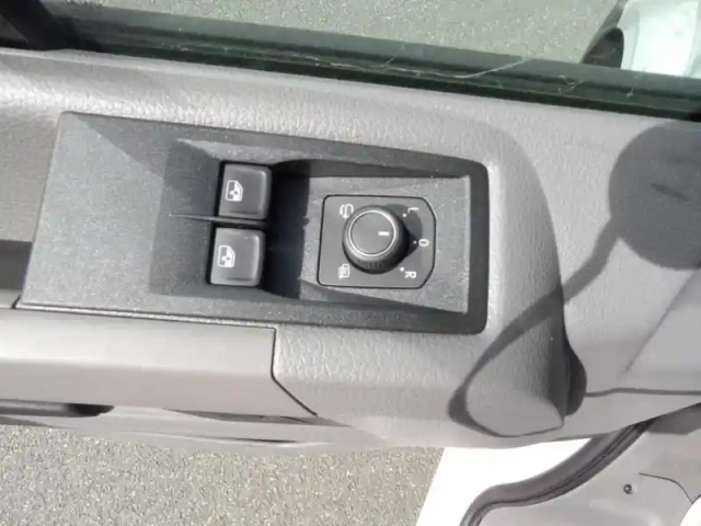 Volkswagen Crafter fg 30 l3h3 2.0 tdi 140ch business traction — photo 14