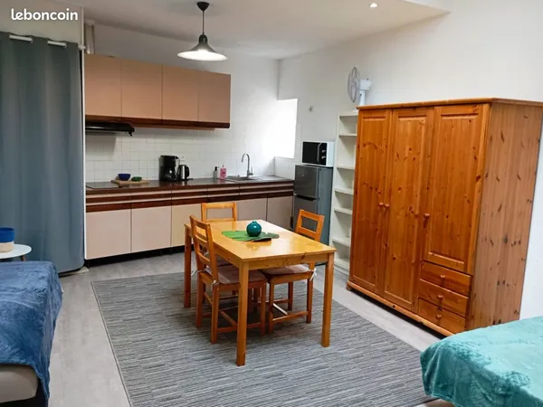 STUDIO 34 m2 meublé NIMES centre