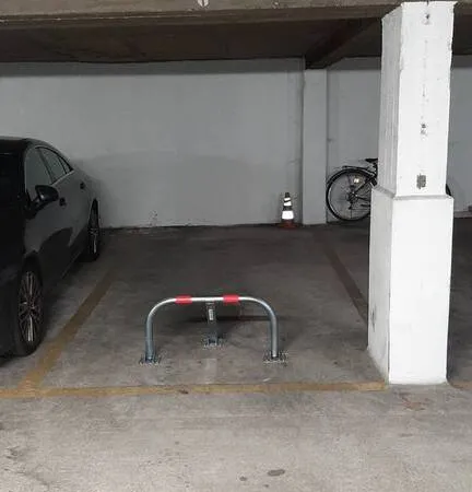 Garage/Parking