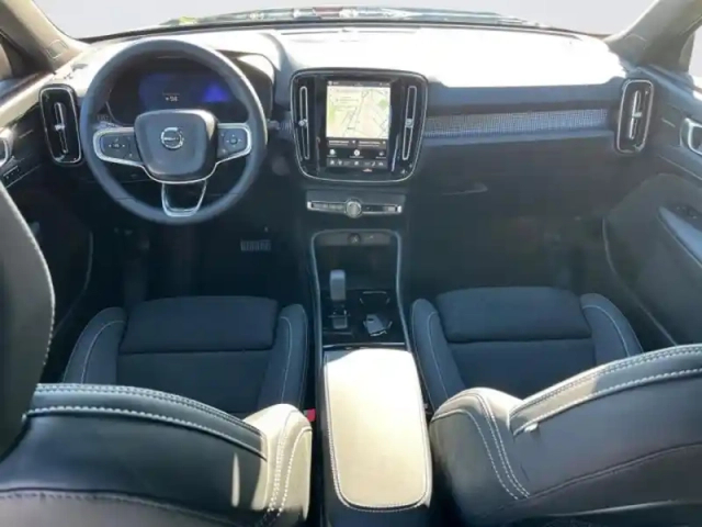 Volvo Ex40 single extended range 252ch black edition — photo 7