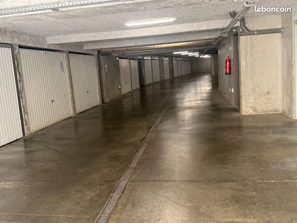 Parking/box GREZIEU LA VARENNE