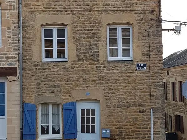 T2 meublé dans quartier calme de St MENGES