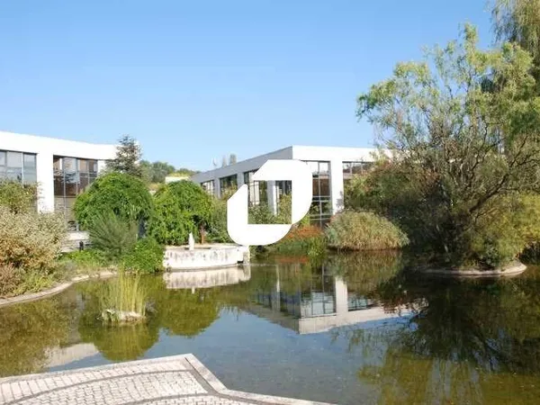 Bureaux 1034 m²