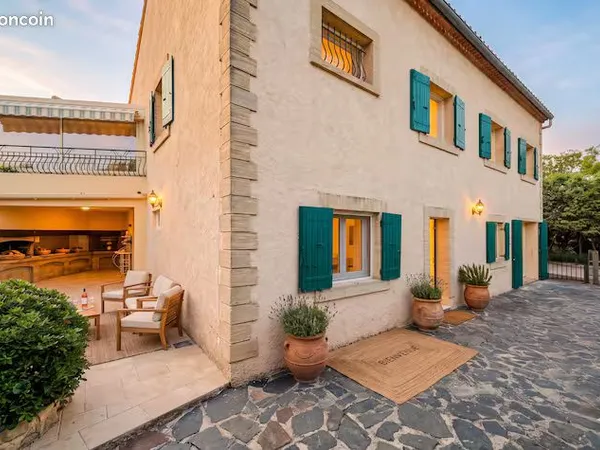 Villa individuelle de 245 m² ou 2 maisons indépendantes avec vue Luberon