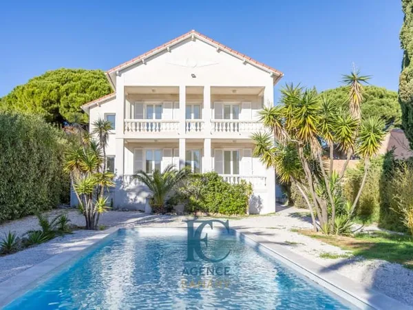 SANARY - PORTISSOL, Villa familiale