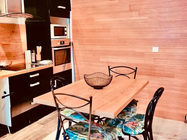 F4 maison de village- 980 CC