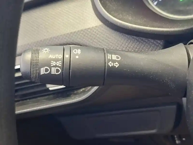 Dacia Sandero sce 65 — photo 32