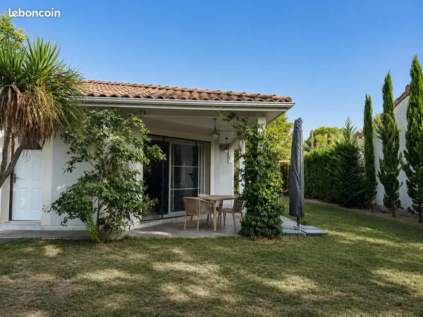 Aison de plain-pied 95 m² - 3 chambres - Camblanes-et-Meynac Bourg