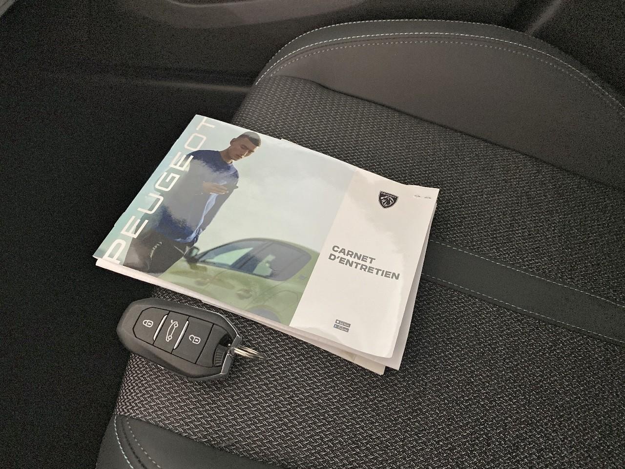 Peugeot 408 hybrid 145 e-dcs6 allure — photo 18