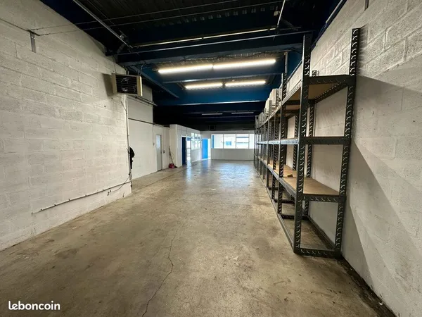 LOCAL D'ACTIVITE 398 m² VITRY SUR SEINE