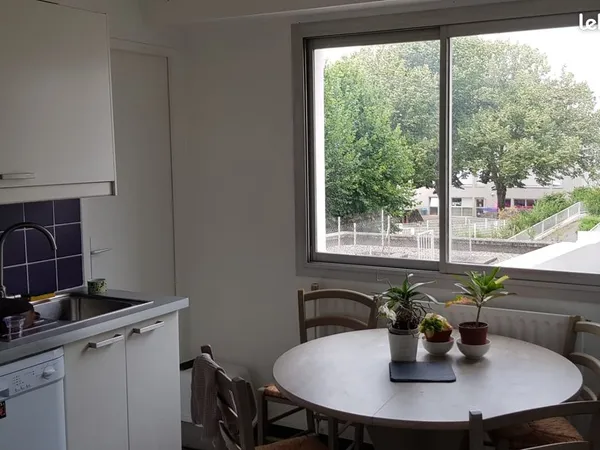Location appartement grand T2 Nantes St Clément