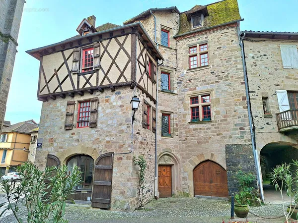 L'Héritage du Vicomte : Investissement d'Exception au Coeur de Beaulieu