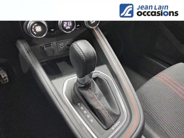 Renault Clio e-tech 140 - 21n — photo 53