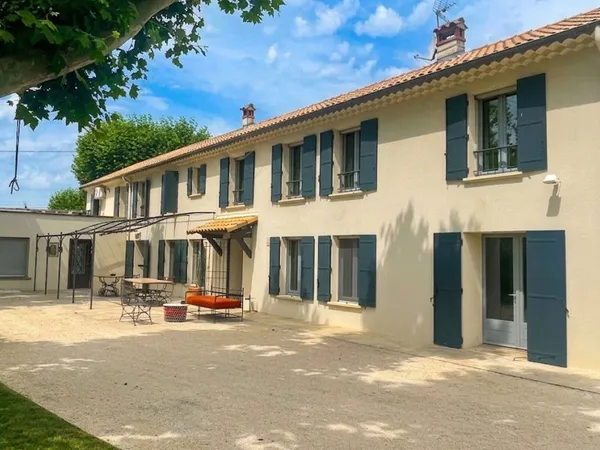 Maison 5 pièces 350 m²