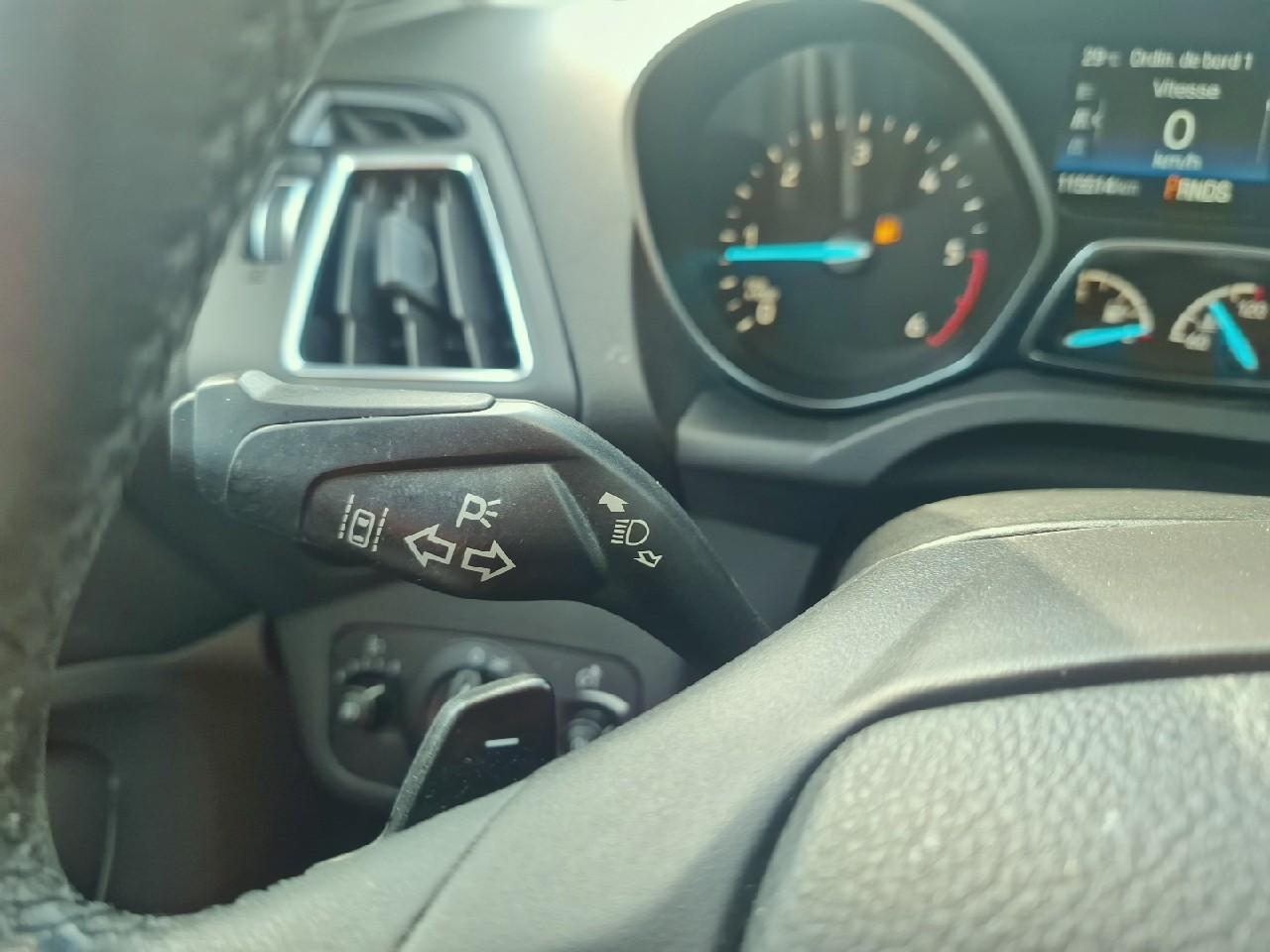 Ford Kuga 1.5 tdci 120ch stop&start executive 4x2 powershift — photo 16