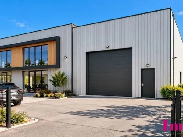 Entrepôt / Local industriel à VENDRE