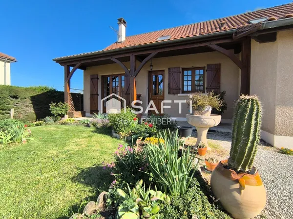 Magnifique jardin pour cette maison dans le bourg