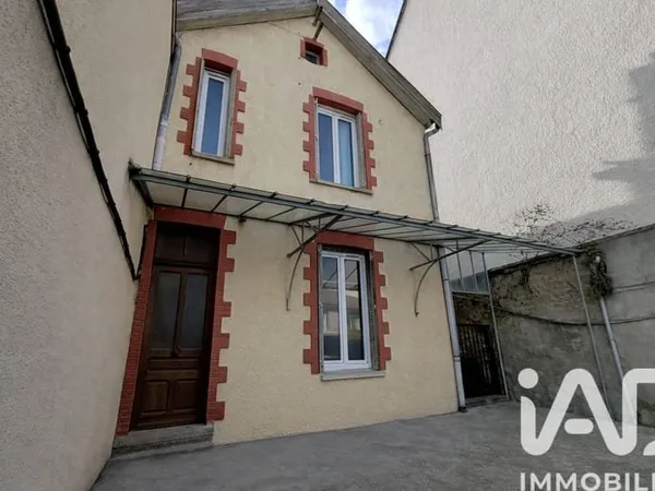 Bâtiment 136 m²
