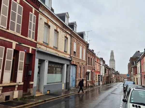 Local professionnel avec vitrine Amiens proche centre ville