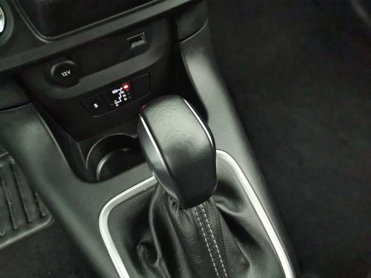 Citroën C3 puretech 110 s&s eat6 shine — photo 31