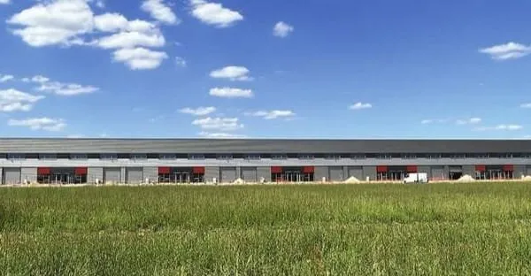 Entrepôt 370 m²