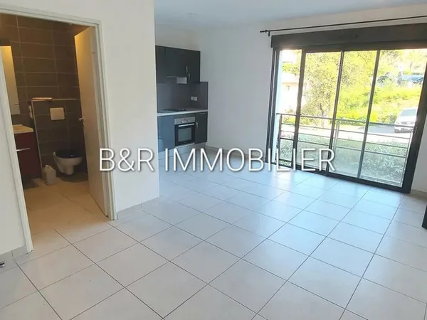 Studio 1 pièce 27 m²