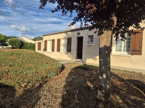 Maison avec sous-sol  Bignay