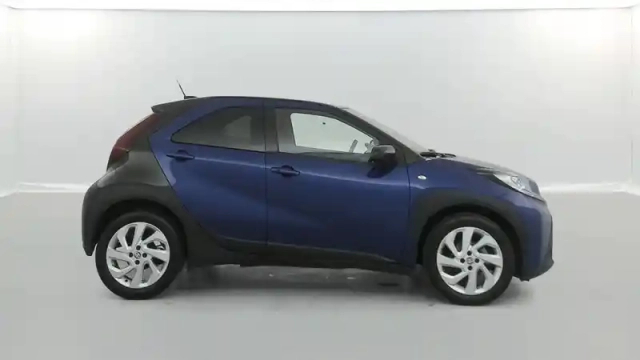 Toyota Aygo x 1.0 vvt-i 72 s-cvt — photo 6