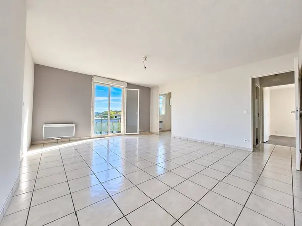 AUBIERE- APPARTEMENT T4 DE 74 M2 AVEC BALCON