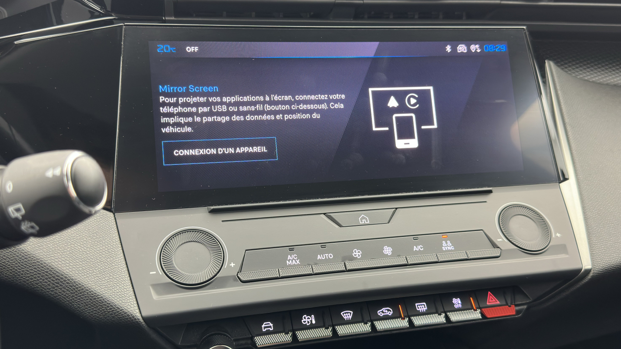 Peugeot 308 SW PHEV 180 e-EAT8 — photo 23