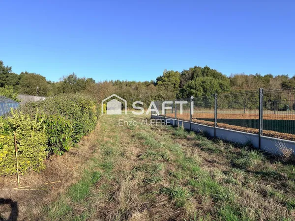 Terrain constructible de 1113 m²