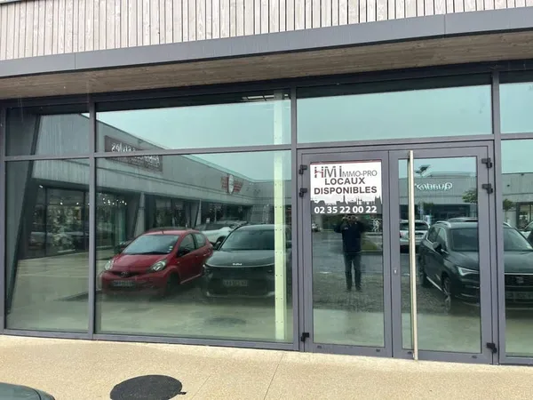 Local commercial 270 m²
