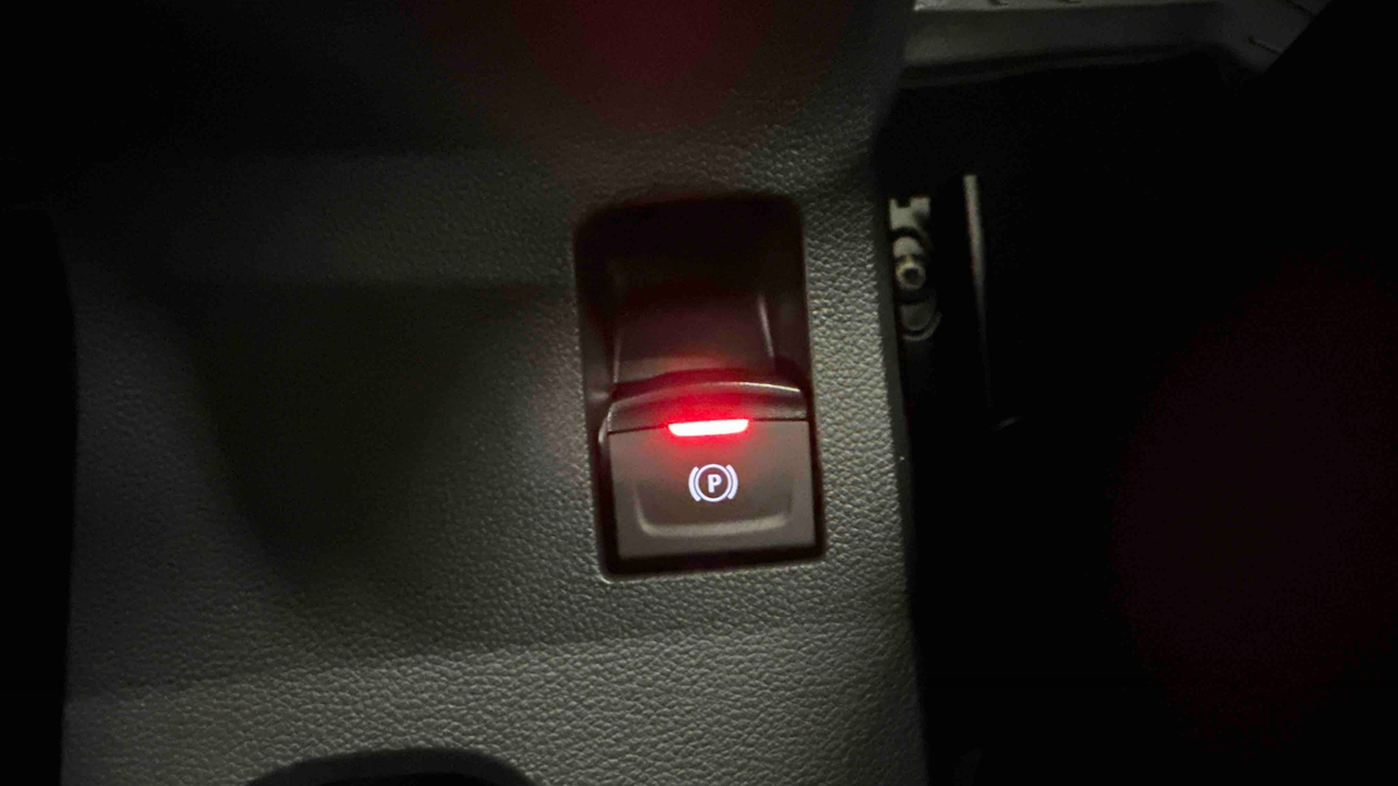 Dacia Sandero Hybrid 155 — photo 17