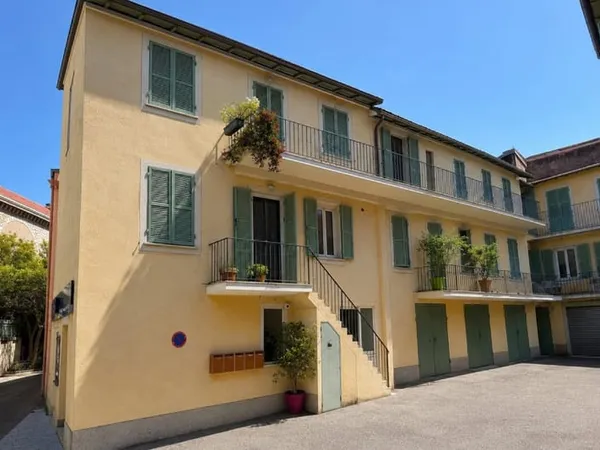 BEAULIEU SUR MER - CENTRE-VILLE - APPARTEMENT 3 PIECES DE 44 M² - CALME - PROCHE TOUTES COMMODITES E