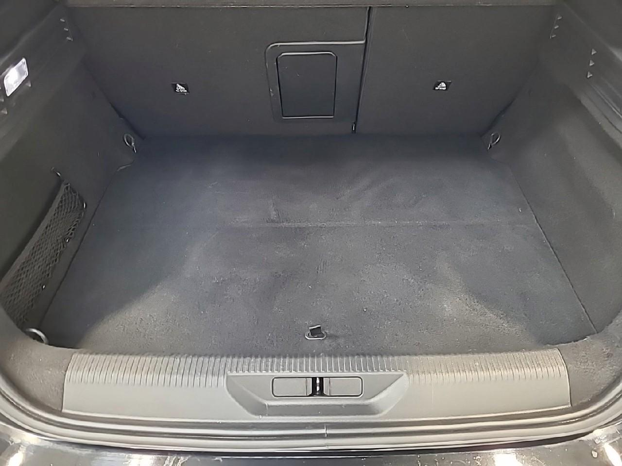 Peugeot 308 phev 180 e-eat8 allure pack — photo 14