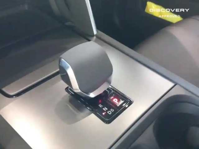 Land Rover Discovery Sport 1.5 p300e 309ch dynamic se — photo 14
