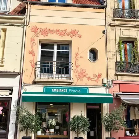 Immeuble à usage mixte - un commerce et un appartement en duplex