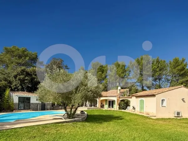 Maison 3 pièces 140 m²
