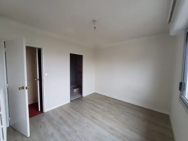 GUIST HAU APPT 4 CHAMBRES 6ème étage AVEC BOX