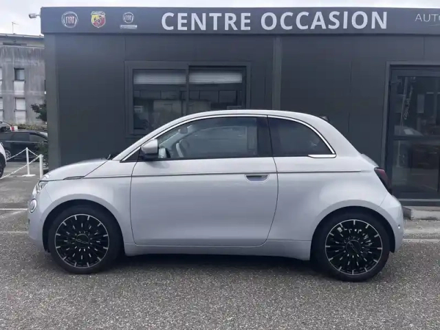 Fiat 500 c e 118 ch — photo 32