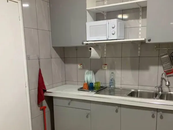 Chambre meublée à louer en location pour femme