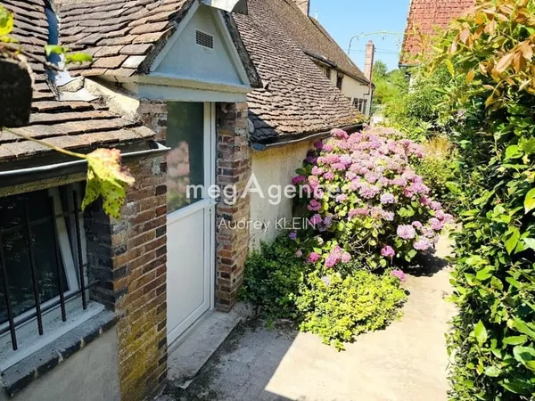 Maison familiale de 104 m² avec jardin sans vis-à-vis, terrasse et garage à Bazoches-sur-le-Betz