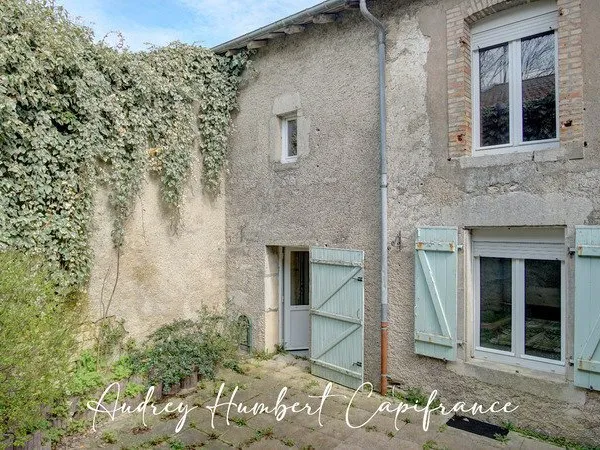 Maison à vendre 4 pièces VIGNEULLES LES HATTONCHATEL (55) - dépendance et garage - greniers aménagea