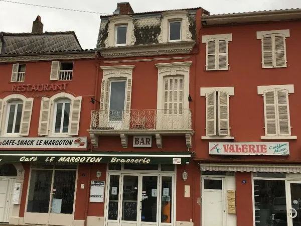 Local commercial emplacement n°1