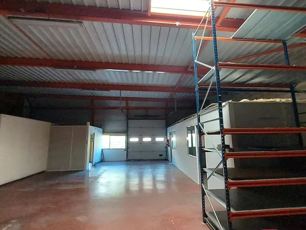 Entrepôt 1 pièce 226 m²