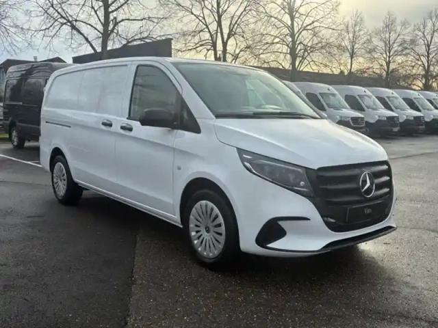 Mercedes Vito 114 cdi fourgon long 136ch bva — photo 8